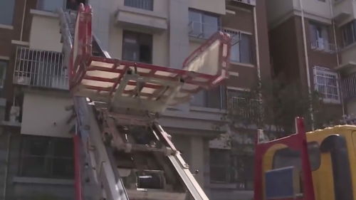 男子发明高楼搬运神器，20秒可升到64米，搬家会因此更便宜吗？